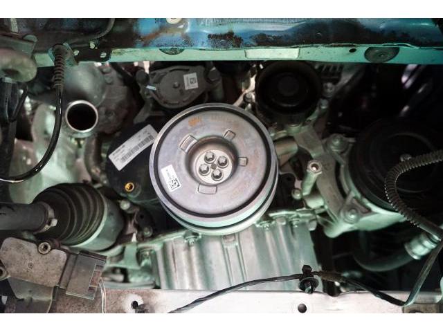 BMW MINIクーパー F55　バイブレーションダンパー、ファンベルト交換