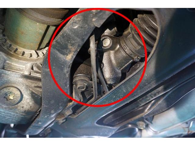 スバル レガシィ　オイル漏れ修理 タペットカバーパッキン・ステアリングラックリビルト交換