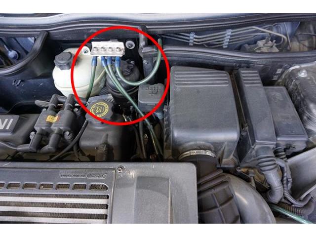 BMW MINI クーパーS R53　エアバック警告灯点灯 バッテリーケーブル交換