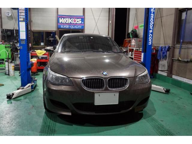 BMW M5 E60 車検 リアアッパーアームブーツ切れ修理 BMW M5 E60 車検 リアアッパーアームブーツ切れ修理