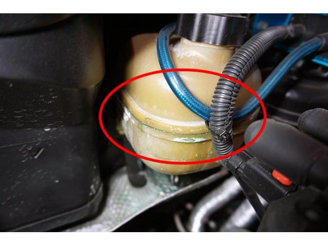 BMW MINIクーパーS R53　冷却水漏れ修理 電動ファン・エキスパンションタンク交換