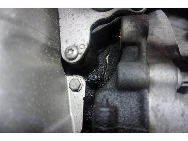 BMW MINI クーパーS R56　エンジンオイル漏れ修理
