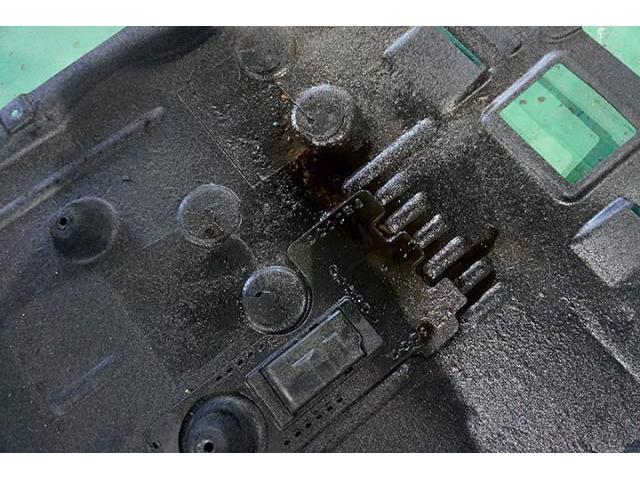 BMW MINI F56 クーパーS　オイル漏れ フィルターブラケット WPキャリア交換