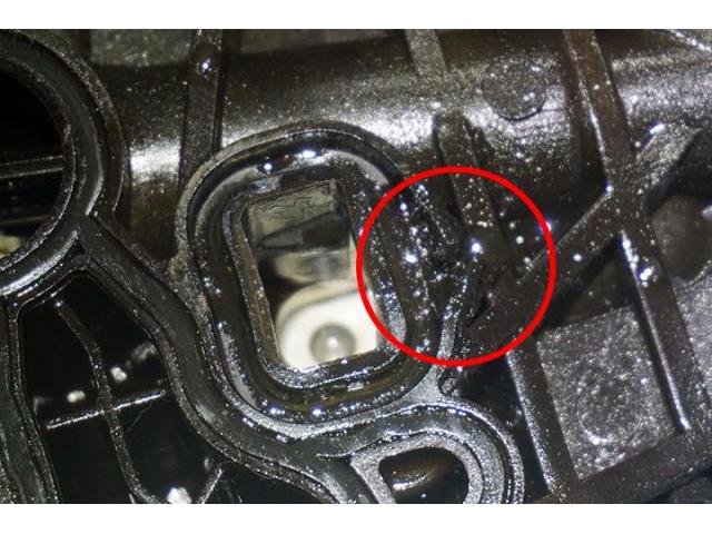 BMW MINI F56 クーパーS　オイル漏れ フィルターブラケット WPキャリア交換