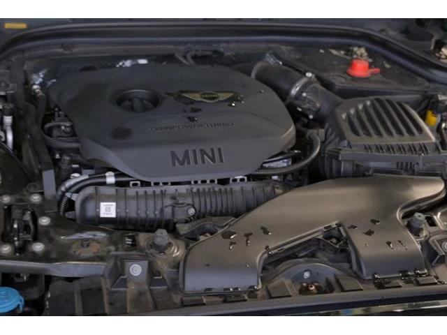 BMW MINI F56 クーパーS　オイル漏れ フィルターブラケット WPキャリア交換