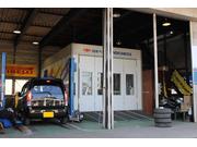 板金塗装や整備も受け付けております。