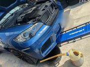 オイル交換の作業風景です