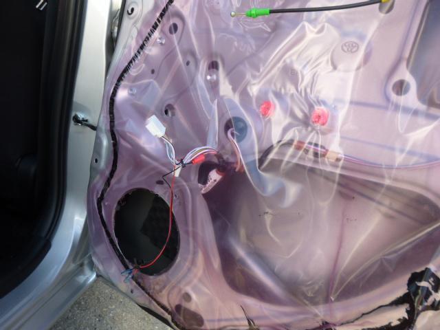 トヨタ NSP130 ヴィッツ 持ち込み リアスピーカー 取り付け 横浜市緑区!