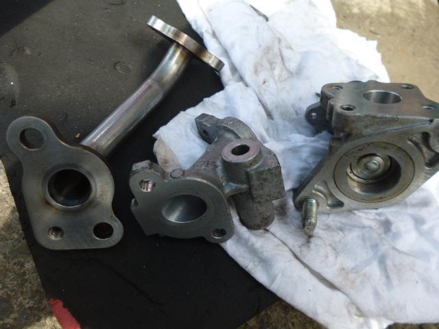 トヨタ　ＺＶＷ４１　プリウスα　メンテナンス　ＥＧＲバルブ　清掃　エンジンオイル　オイルフィルター　プラグ　ワイパーゴム　交換　座間市！