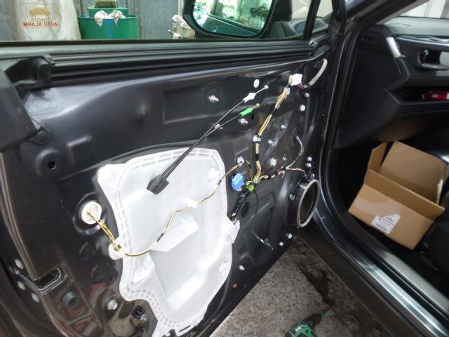 トヨタ　ＭＸＡＡ５４　ＲＡＶ４　持ち込み　ドアポケット　加工　取り付け　神奈川　横浜市神奈川区！