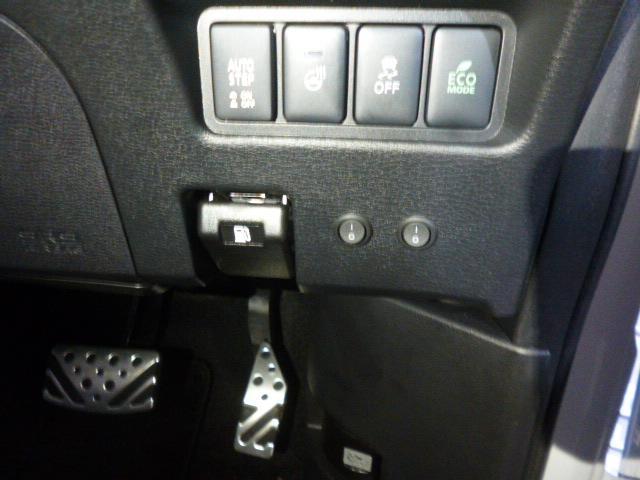 三菱 CV1W デリカD:5 持ち込み ELファイバー リアガーニッシュ 交換 取り付け 神奈川 座間市!