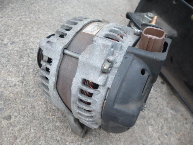 トヨタ　ＡＺＲ６０　ノア　メンテナンス　リビルトオルタネーター　交換　取り付け　神奈川　相模原市南区！