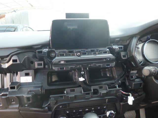 マツダ　ＫＧ５Ｐ　ＣＸ－８　持ち込み　純正　モニター　７インチから８インチ　交換　取り付け　東京　八王子市！