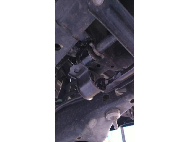 トヨタ ブレイド ボディ補強 （30系プリウスの純正部品を流用使用）