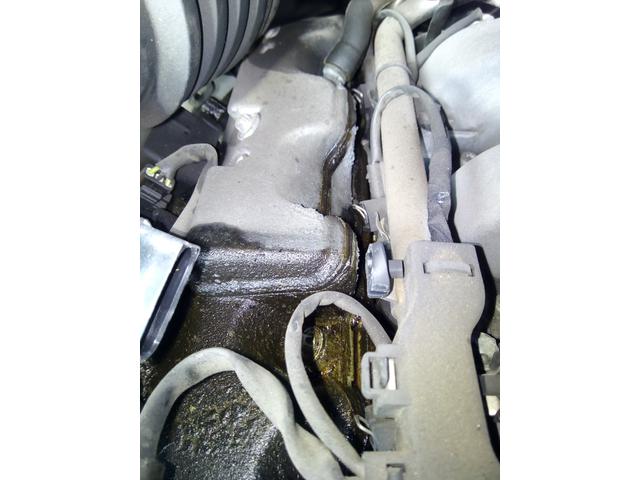 ベンツ　オイル漏れ修理