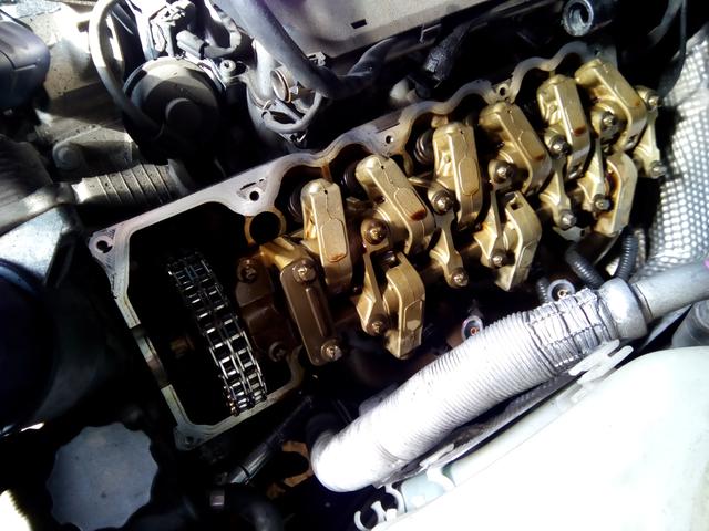 ベンツ　オイル漏れ修理