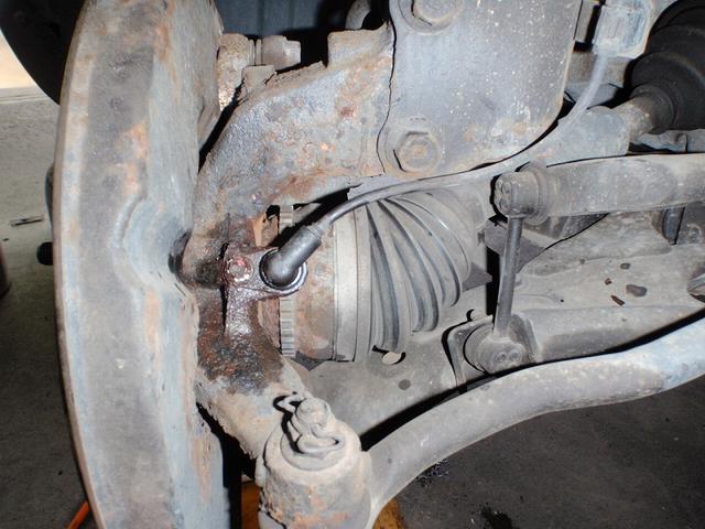 マツダ　ＣＸ－７スピードセンサー交換