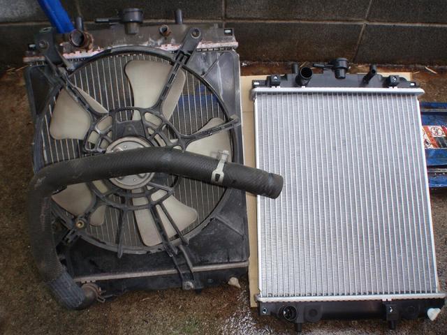 ダイハツ　ミラジーノ　ラジエータ交換