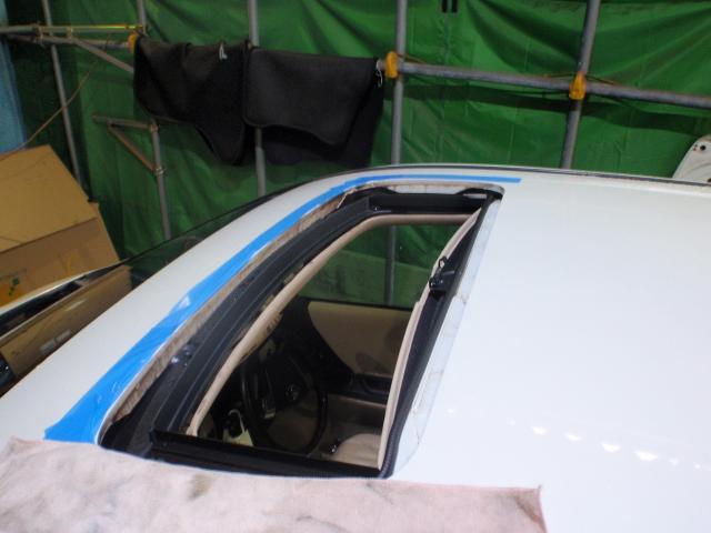 アルファード　チルトルーフより雨漏れ
