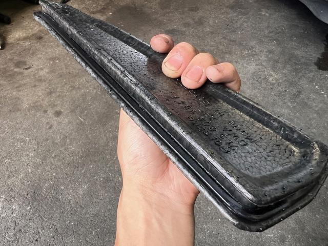 ポルシェ カイエン リアゲートダンパー