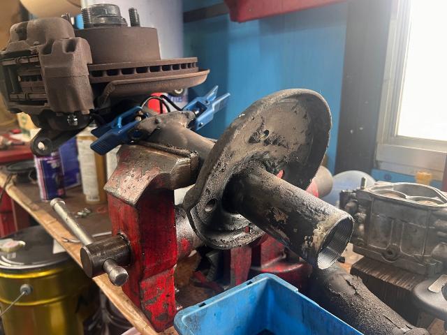 ボルボ　２４０　足回り交換