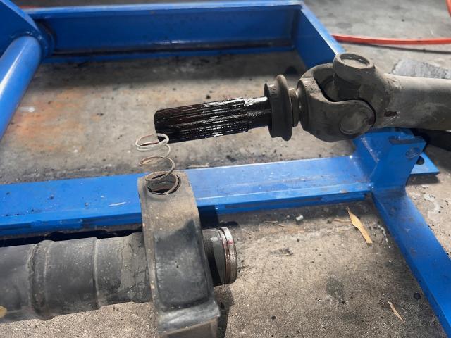 ボルボ　２４０　足回り交換