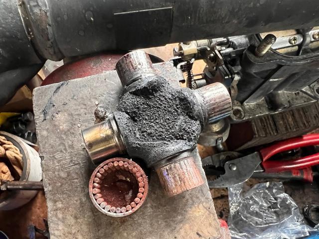 ボルボ　２４０　足回り交換