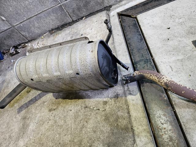 スズキ　キャリイ　マフラー交換