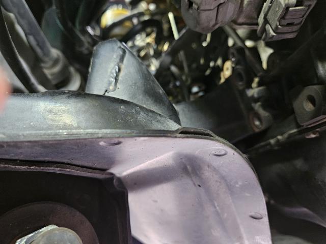 トヨタ　ハイエース　エンジン振動修理