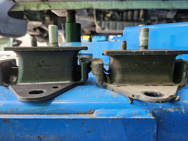 トヨタ　ハイエース　エンジン振動修理