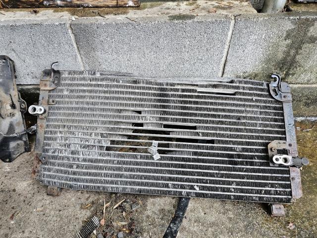 トヨタ　ＭＲ－２　クーラーコンデンサー交換