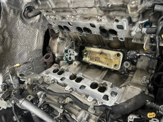 ベンツ　W212　オイル漏れ修理