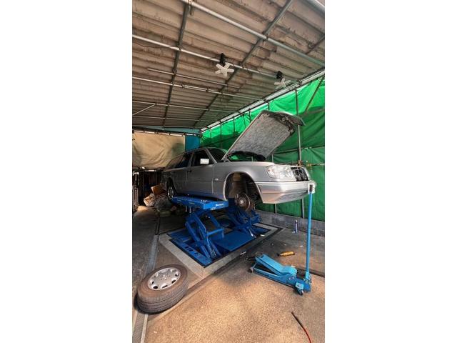 ベンツ W124ワゴン フロントロアアームブッシュ交換