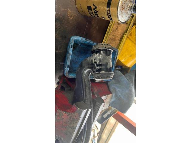 ベンツ W124ワゴン フロントロアアームブッシュ交換