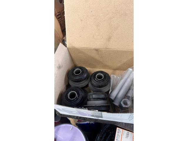 ベンツ W124ワゴン フロントロアアームブッシュ交換