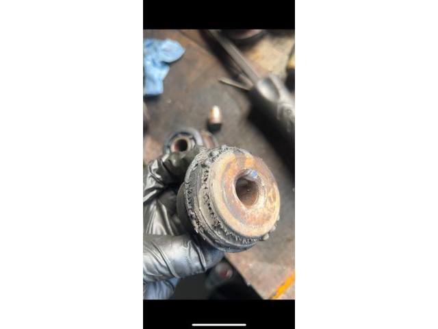 ベンツ W124ワゴン フロントロアアームブッシュ交換