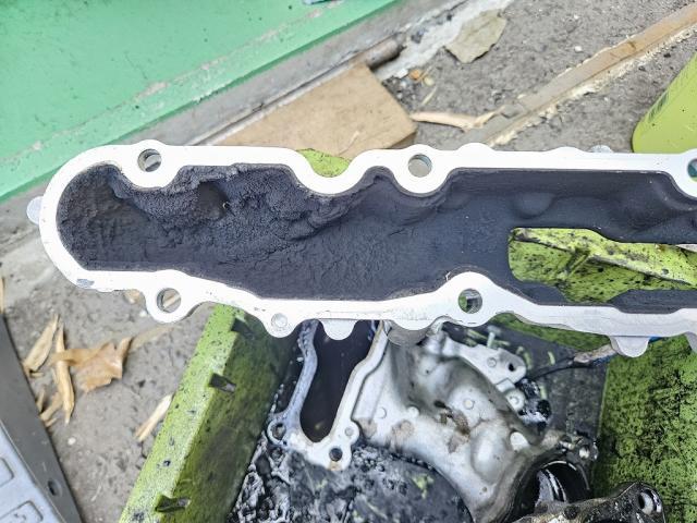 トヨタ　ハイエース　EGR インテーク清掃