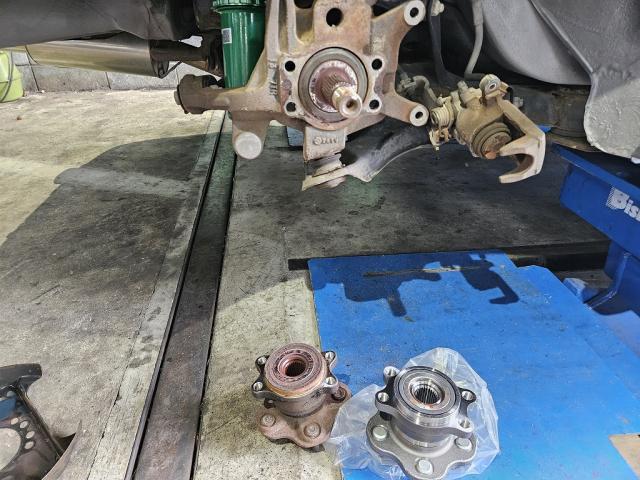 日産　シルビア　リアハブベアリング交換