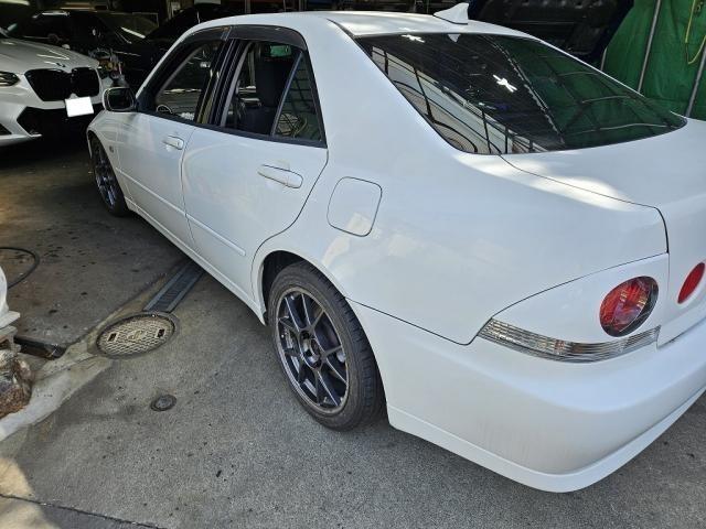 トヨタ　アルテッツア　マフラー交換