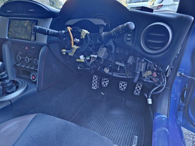 スバル　ＢＲＺ　ステアリング　ガタ