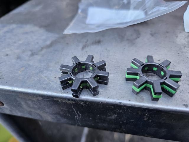 スバル　ＢＲＺ　ステアリング　ガタ