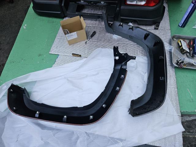 スズキ　ジムニーシエラ　リアバンパー・オーバーフェンダー交換