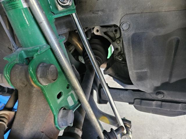 トヨタ　ヴェルファイア　スタビライザーブッシュ及びリンク交換