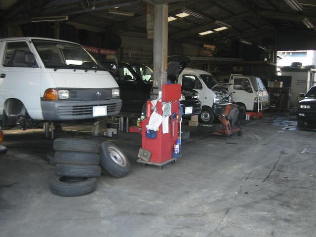 車検・修理等も提携の指定及び認証工場にて行なっております