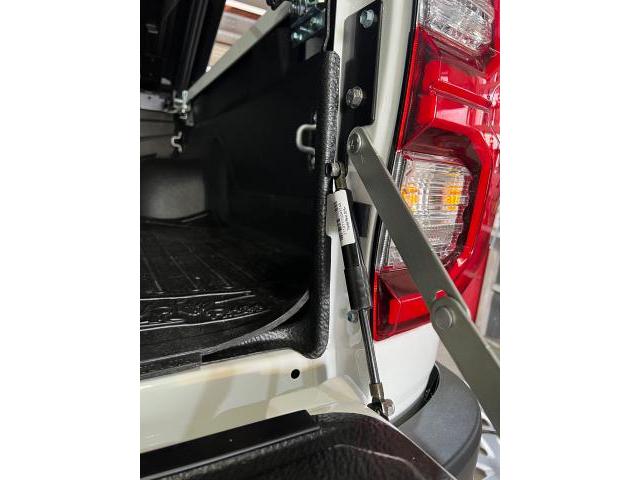 トヨタ ハイラックス カスタム ボンネットダンパー テールゲートアシスト ダンパー キーレス連動ドアミラーキット 持込み 取付 関東 埼玉 所沢 プラウドワークス