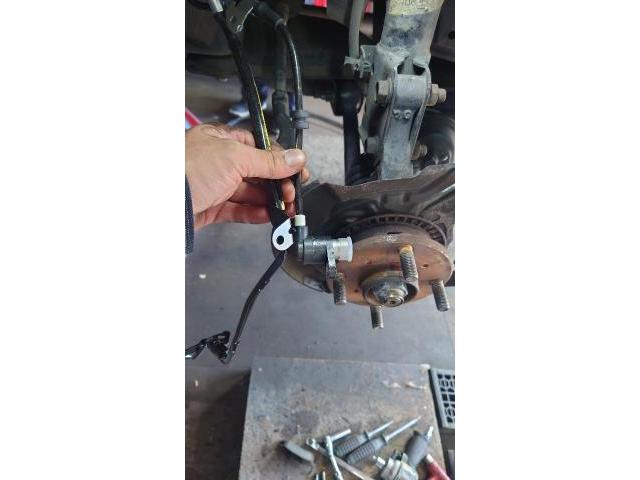 ダイハツ　ネイキッド　フロント　ホイールスピードセンサー交換　車速センサー　埼玉　所沢　プラウドワークス