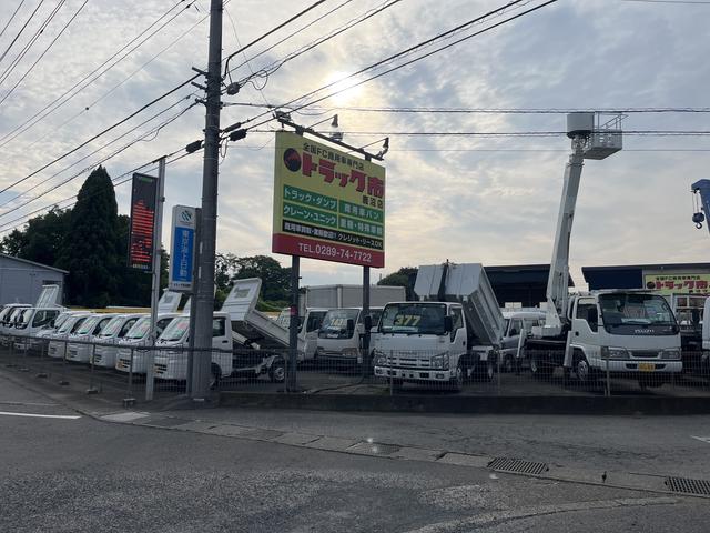 (株)トラック市北関東 トラック市鹿沼店(0枚目)