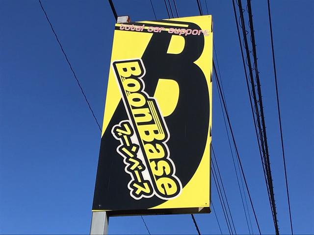 こちらの黄色と黒の看板が目印です！