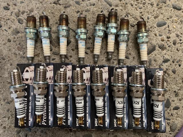 トヨタ セルシオ 30系 3UZ プラグ交換 イグニッションコイル 神奈川県 横浜市 港南区 カスタム 整備 板金 塗装 事故 車 取り付け 持ち込み