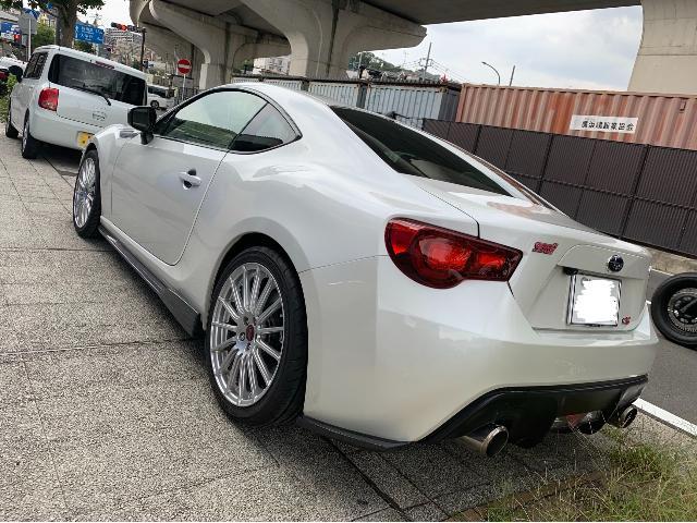 スバル BRZ リアデフューザー 取り上げ